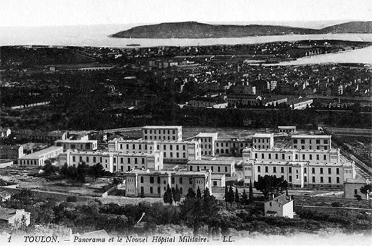Lh&ocirc;pital Sainte-Anne est &eacute;difi&eacute; en 1910