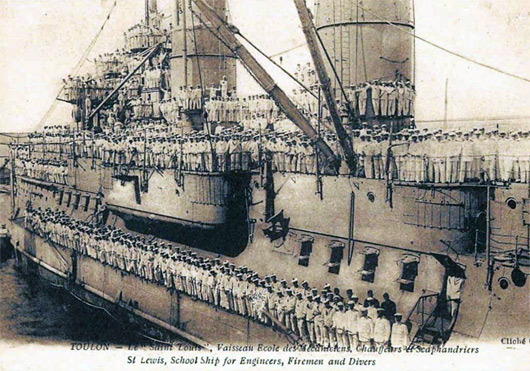 Il y a des vaisseaux &eacute;coles