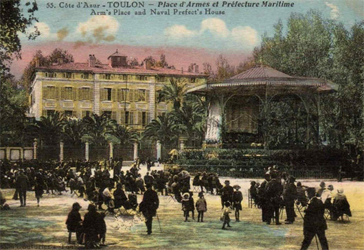 La place dArmes et la Pr&eacute;fecture Maritime