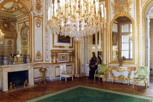 LE SALON DIPLOMATIQUE