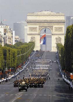Champs-&Eacute;lys&eacute;es