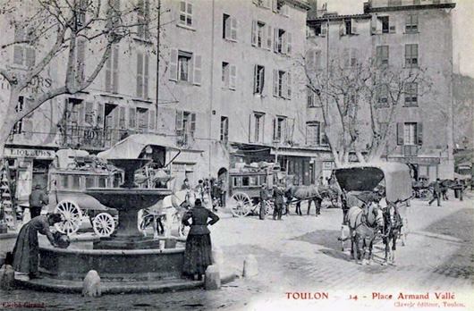 Des petits omnibus hippomobiles ralliaient les faubourgs