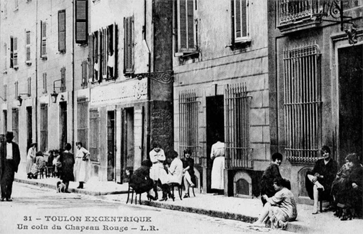 La basse-ville est devenue le quartier chaud de Toulon, surnommé "Chicago".